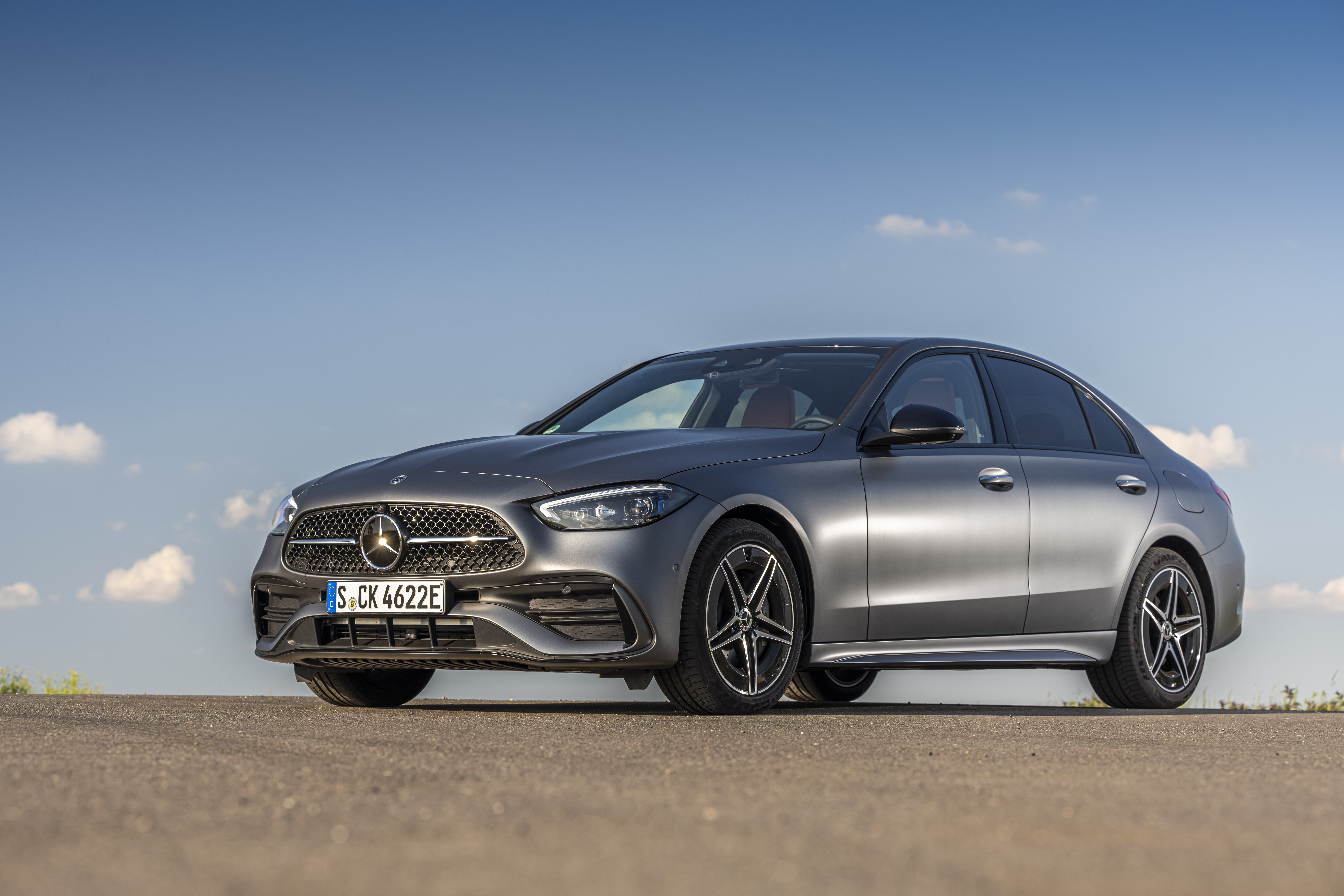 Mercedes třídy C | sportovní, luxusní auta prémiové střední třídy | nová auta | skladem | objednání online